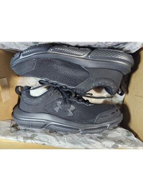 Under Armour ua w Charged assert10 size 6.5W